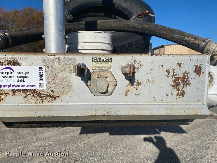 image for item DN6580 2006 Vantage  pneumatic dry bulk trailer