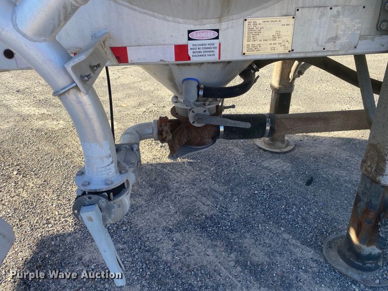 image for item DN6580 2006 Vantage  pneumatic dry bulk trailer