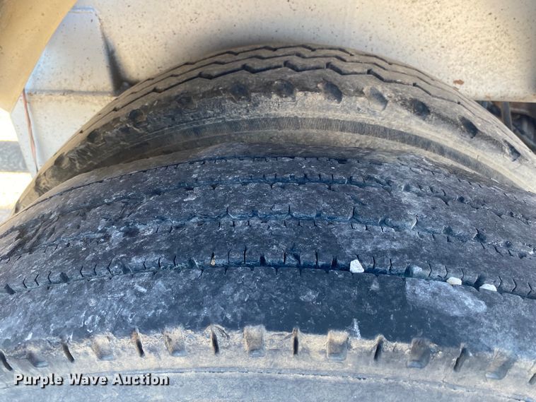 image for item DN6580 2006 Vantage  pneumatic dry bulk trailer