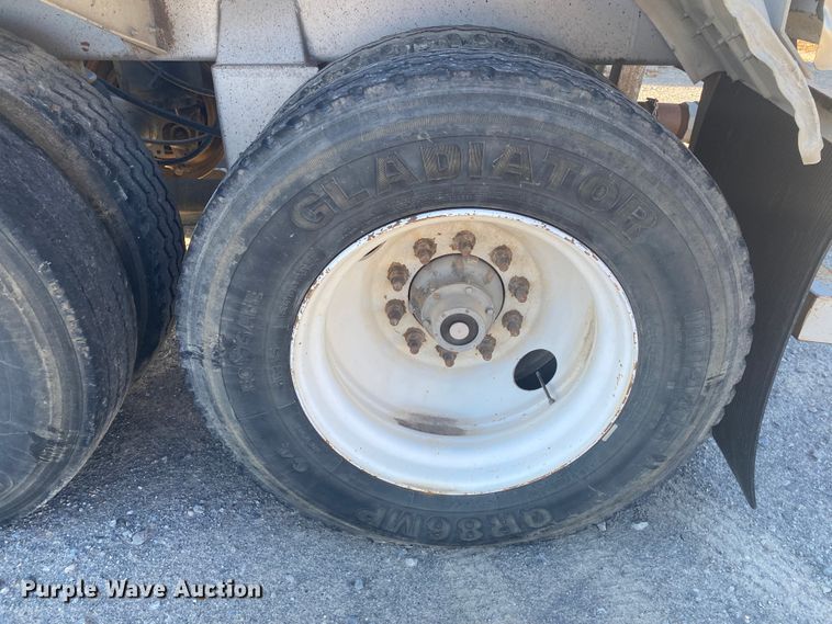 image for item DN6580 2006 Vantage  pneumatic dry bulk trailer