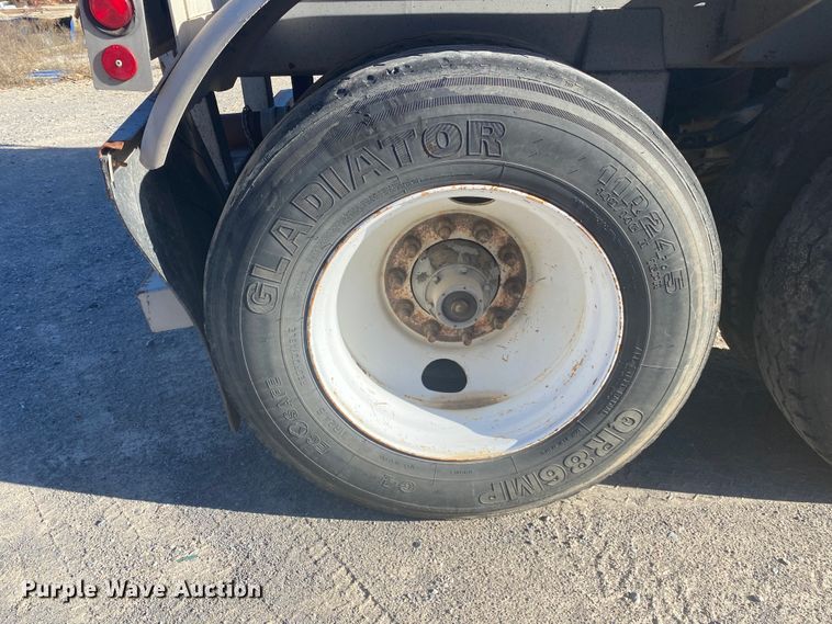 image for item DN6580 2006 Vantage  pneumatic dry bulk trailer