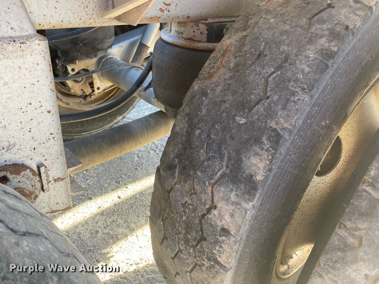 image for item DN6580 2006 Vantage  pneumatic dry bulk trailer