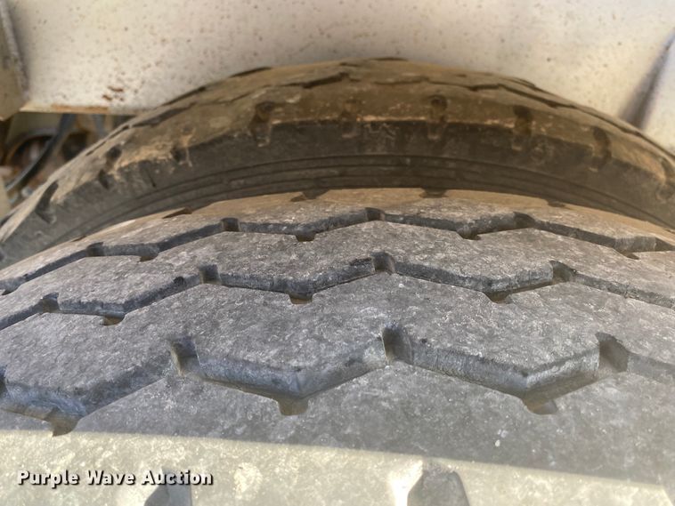 image for item DN6580 2006 Vantage  pneumatic dry bulk trailer