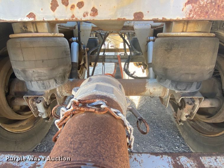 image for item DN6580 2006 Vantage  pneumatic dry bulk trailer