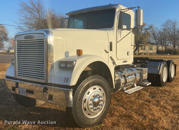 image for item DN6582 2006 Freightliner FLD120  semi truck