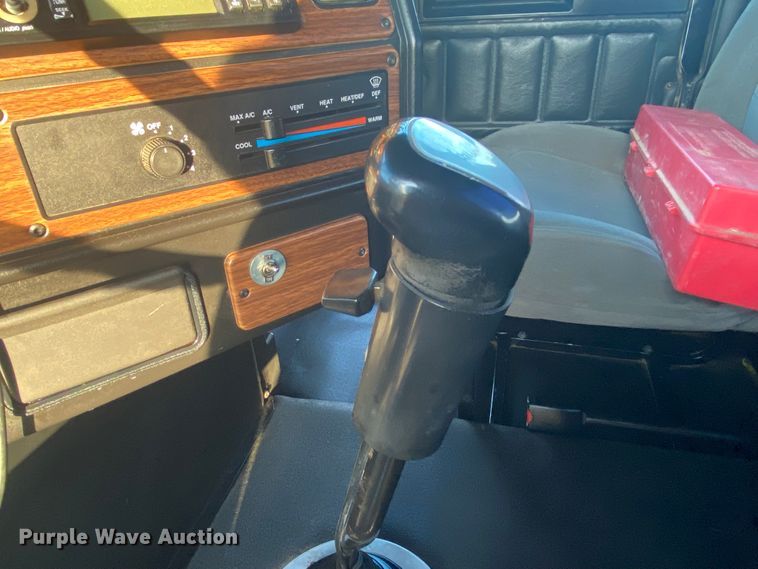 image for item DN6582 2006 Freightliner FLD120  semi truck