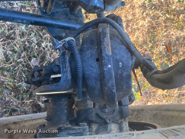 image for item DN6582 2006 Freightliner FLD120  semi truck