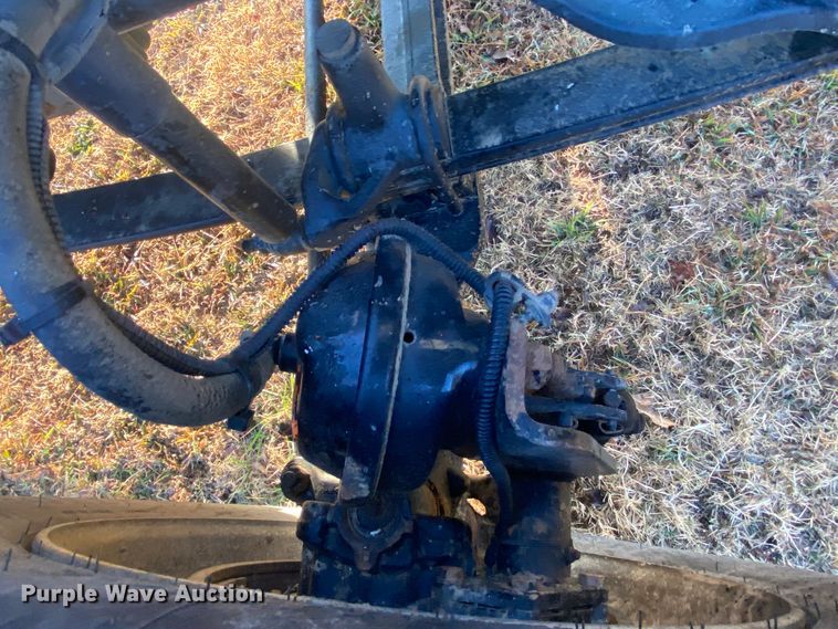 image for item DN6582 2006 Freightliner FLD120  semi truck