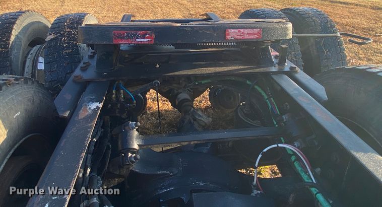 image for item DN6582 2006 Freightliner FLD120  semi truck