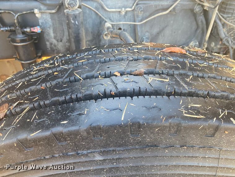 image for item DN6582 2006 Freightliner FLD120  semi truck