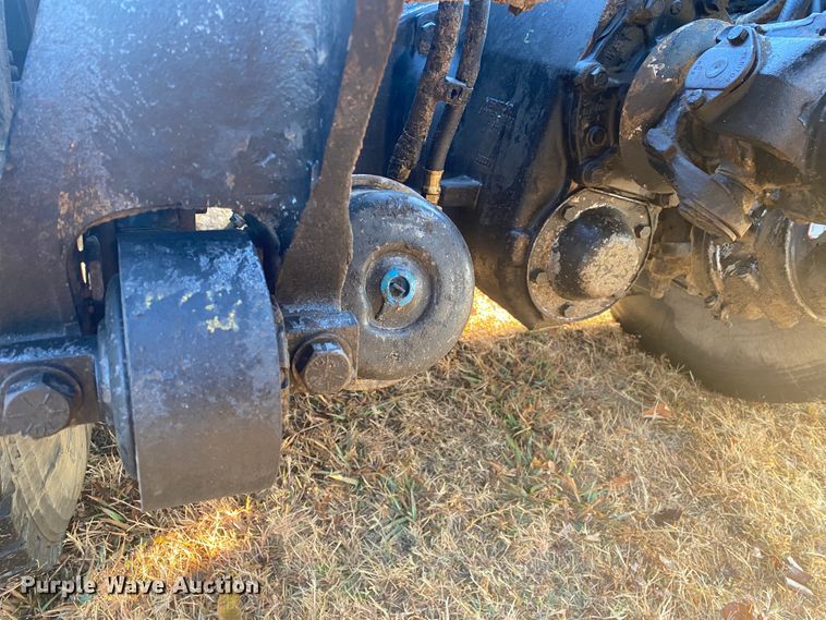 image for item DN6582 2006 Freightliner FLD120  semi truck