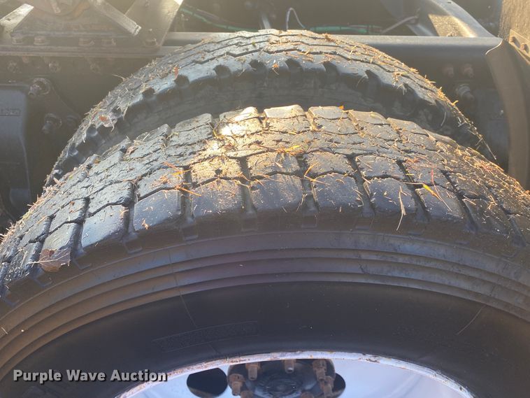 image for item DN6582 2006 Freightliner FLD120  semi truck