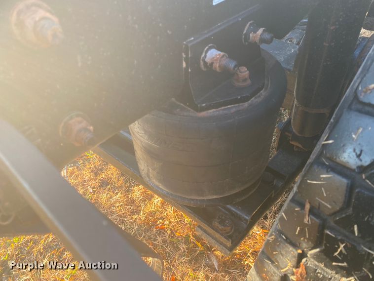 image for item DN6582 2006 Freightliner FLD120  semi truck