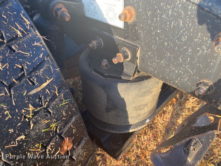 image for item DN6582 2006 Freightliner FLD120  semi truck