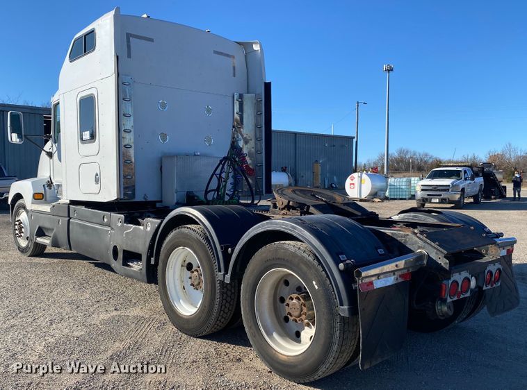 image for item DN6597 1996 Kenworth T600  semi truck