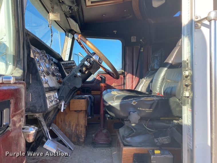 image for item DN6597 1996 Kenworth T600  semi truck