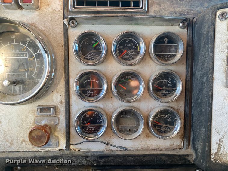 image for item DN6597 1996 Kenworth T600  semi truck