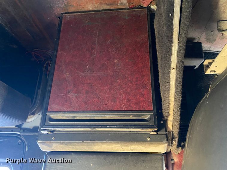 image for item DN6597 1996 Kenworth T600  semi truck