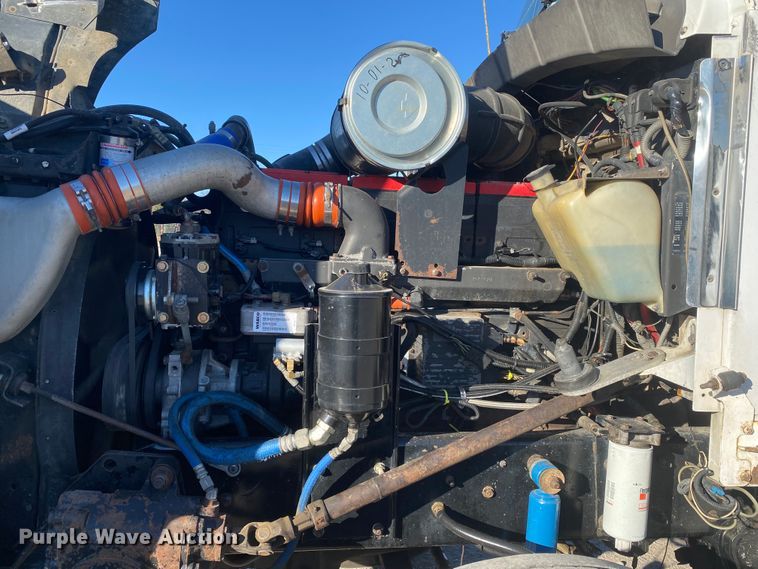 image for item DN6597 1996 Kenworth T600  semi truck