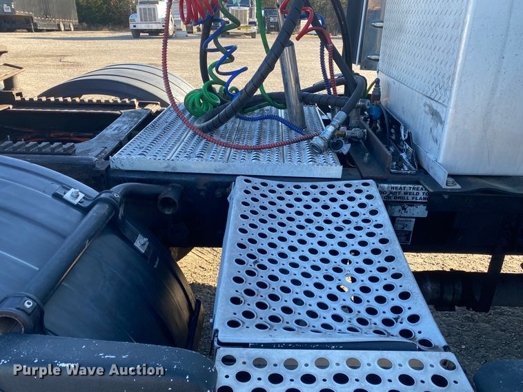 image for item DN6597 1996 Kenworth T600  semi truck