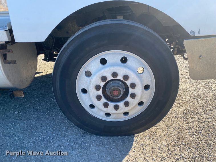 image for item DN6597 1996 Kenworth T600  semi truck