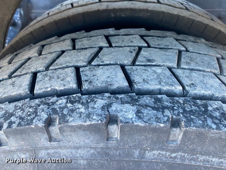 image for item DN6597 1996 Kenworth T600  semi truck