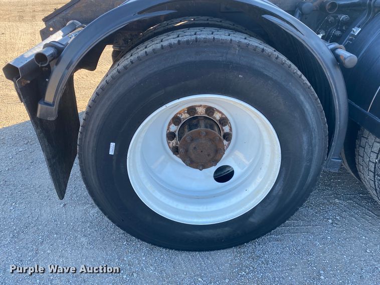 image for item DN6597 1996 Kenworth T600  semi truck