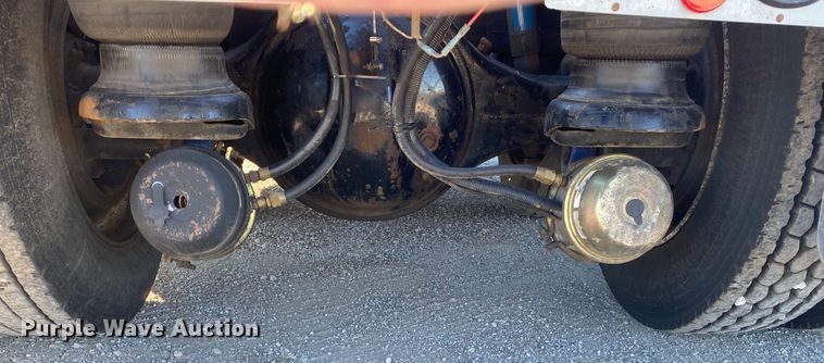 image for item DN6597 1996 Kenworth T600  semi truck