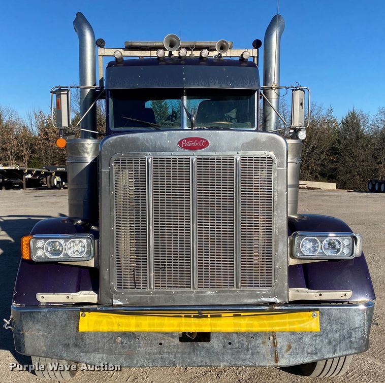 image for item DN6599 1998 Peterbilt 379  semi truck