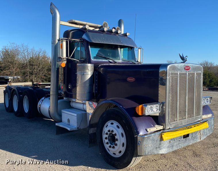 image for item DN6599 1998 Peterbilt 379  semi truck