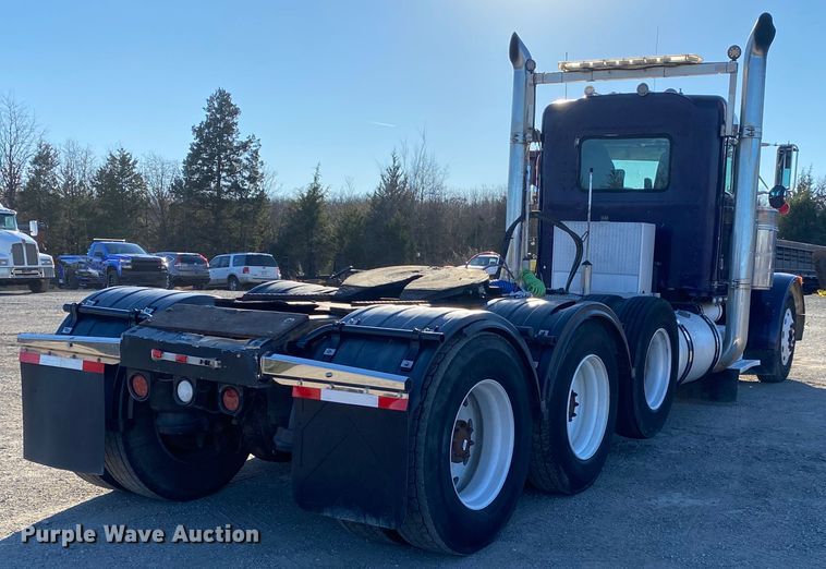 image for item DN6599 1998 Peterbilt 379  semi truck