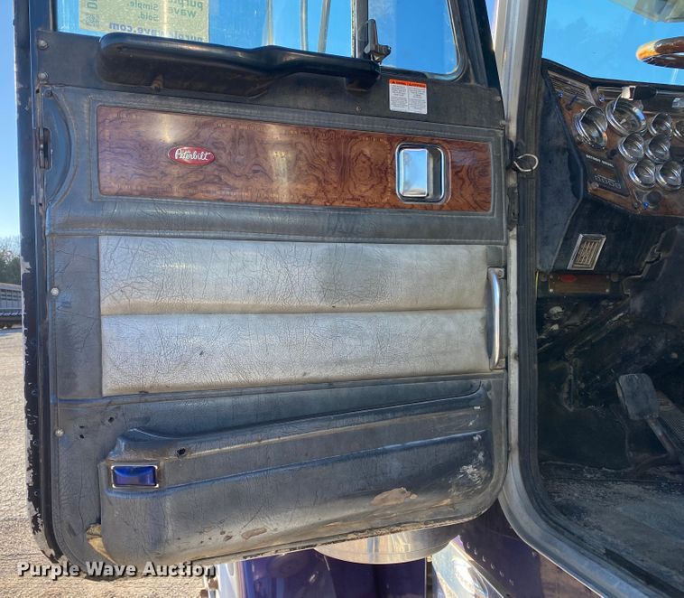 image for item DN6599 1998 Peterbilt 379  semi truck