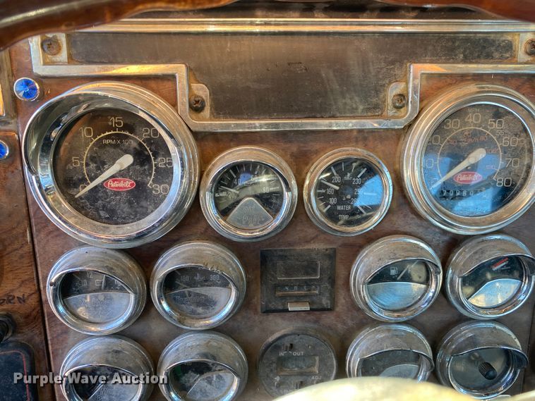 image for item DN6599 1998 Peterbilt 379  semi truck