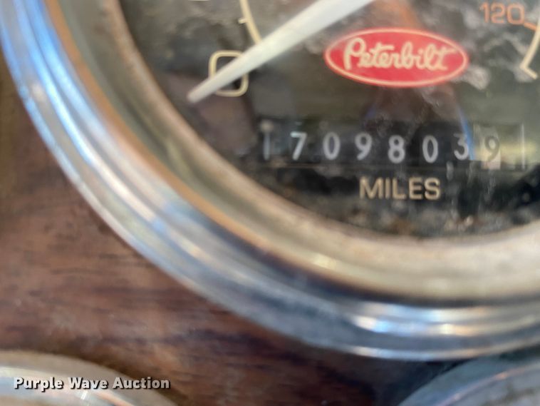 image for item DN6599 1998 Peterbilt 379  semi truck