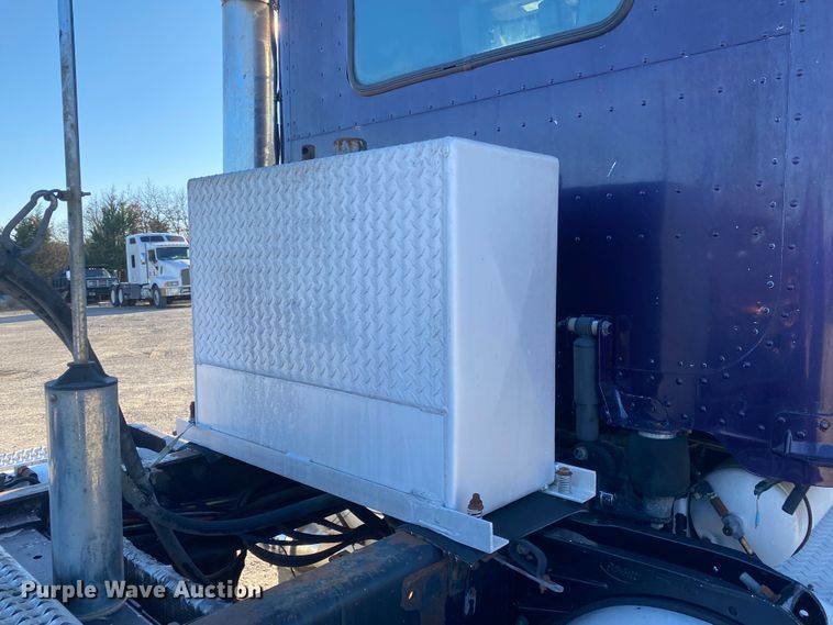 image for item DN6599 1998 Peterbilt 379  semi truck