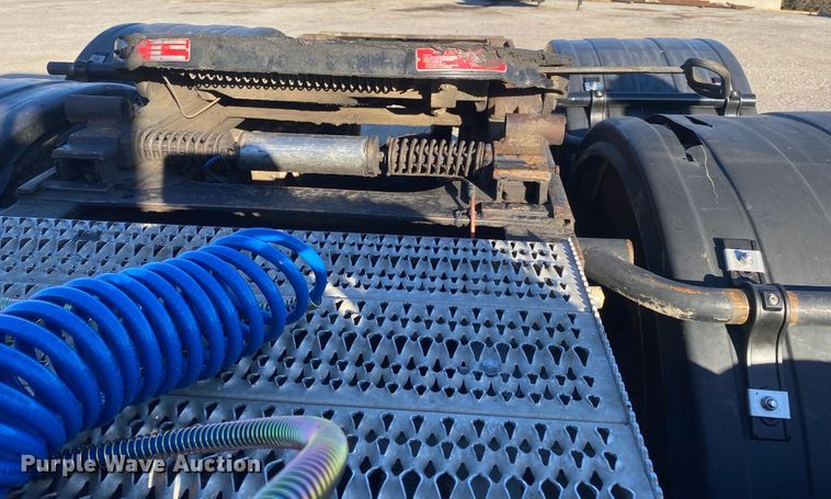 image for item DN6599 1998 Peterbilt 379  semi truck