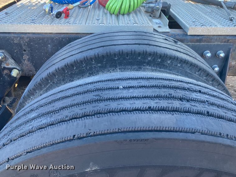 image for item DN6599 1998 Peterbilt 379  semi truck