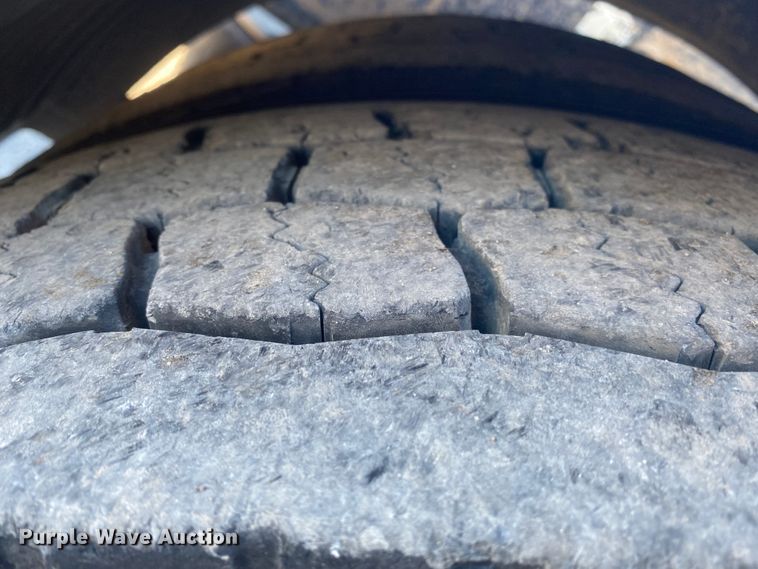 image for item DN6599 1998 Peterbilt 379  semi truck