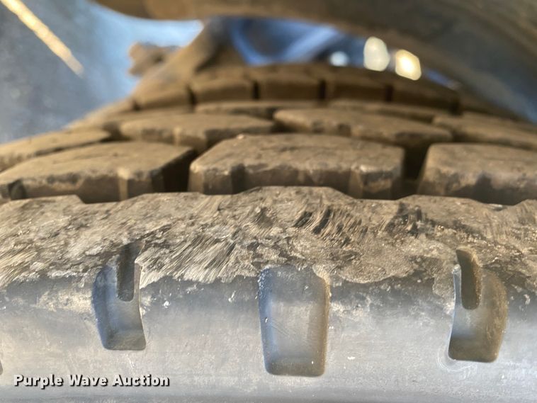 image for item DN6599 1998 Peterbilt 379  semi truck