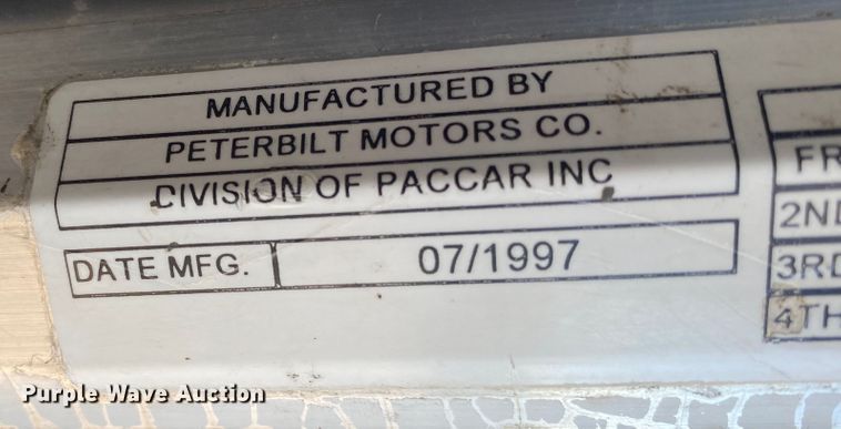 image for item DN6599 1998 Peterbilt 379  semi truck