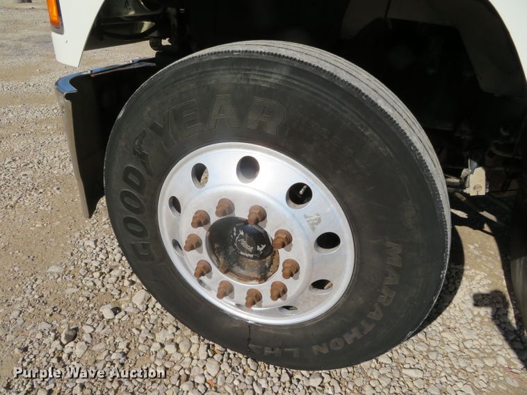 image for item DN7818 2008 Mack CHU613  semi truck