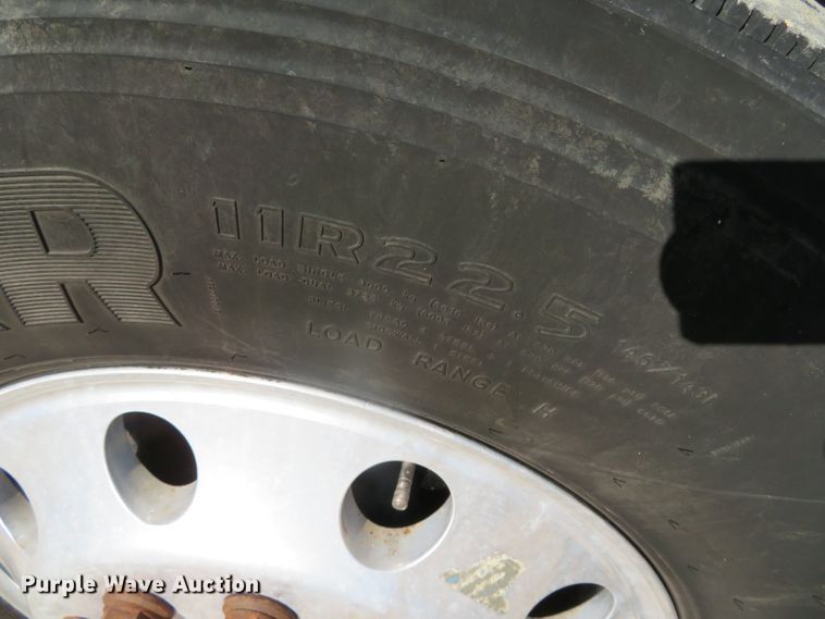 image for item DN7818 2008 Mack CHU613  semi truck