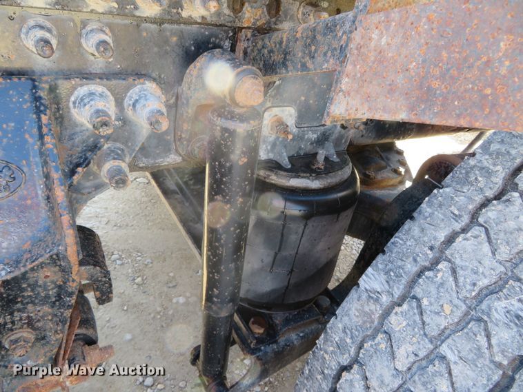 image for item DN7818 2008 Mack CHU613  semi truck