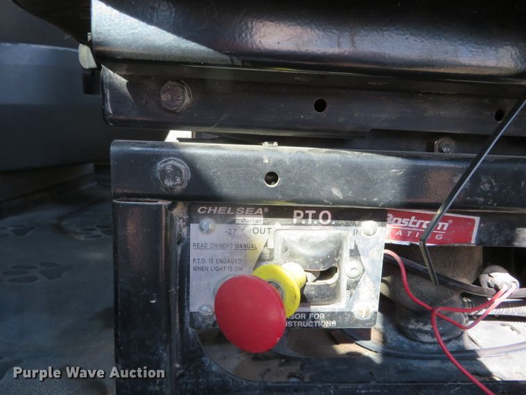 image for item DN7818 2008 Mack CHU613  semi truck