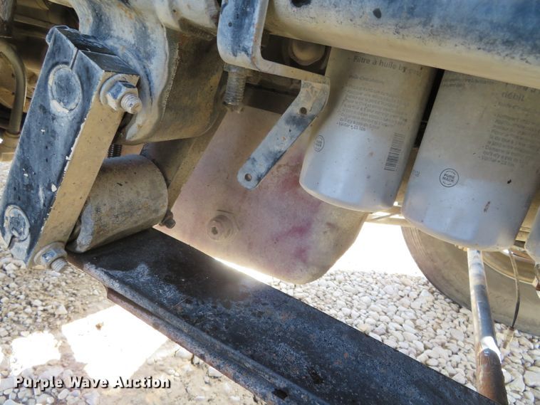 image for item DN7818 2008 Mack CHU613  semi truck