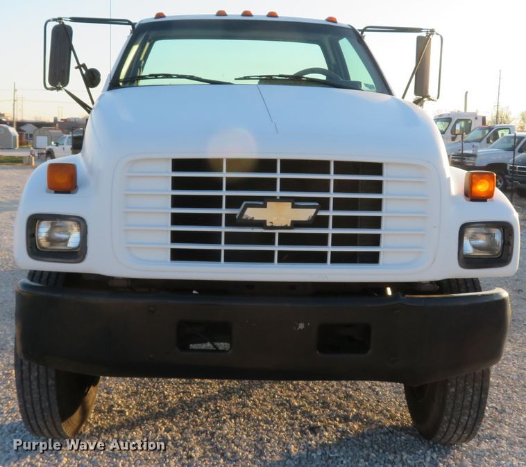 image for item FB9760 2000 Chevrolet C6500  truck cab and chassis