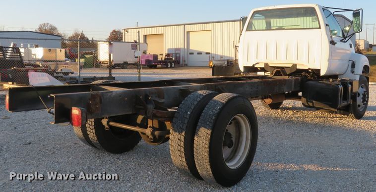 image for item FB9760 2000 Chevrolet C6500  truck cab and chassis