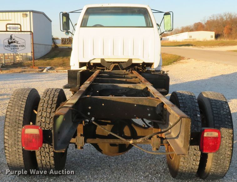 image for item FB9760 2000 Chevrolet C6500  truck cab and chassis