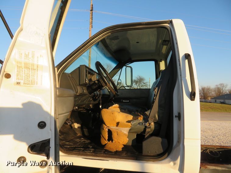 image for item FB9760 2000 Chevrolet C6500  truck cab and chassis