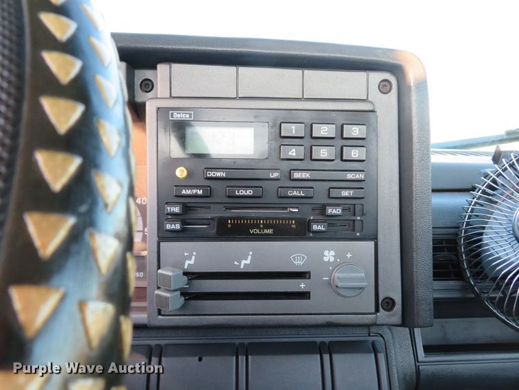 image for item FB9760 2000 Chevrolet C6500  truck cab and chassis